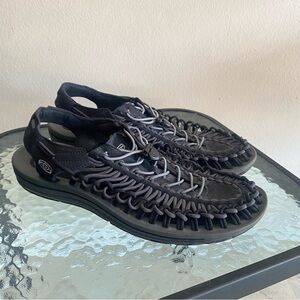 Keen Men’s Uneek Classic Two-Cord Sandal Black Gray Sz 13